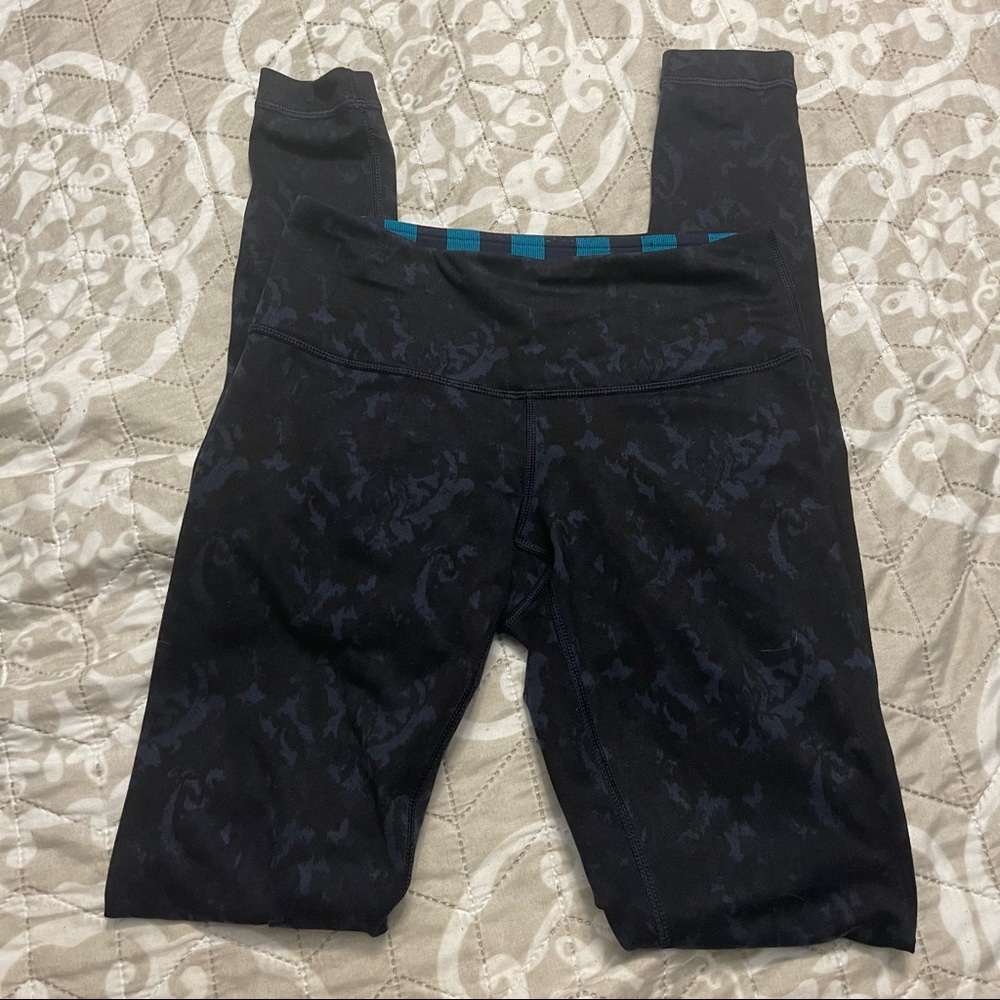 Lululemon Whnder Under high rise tights.